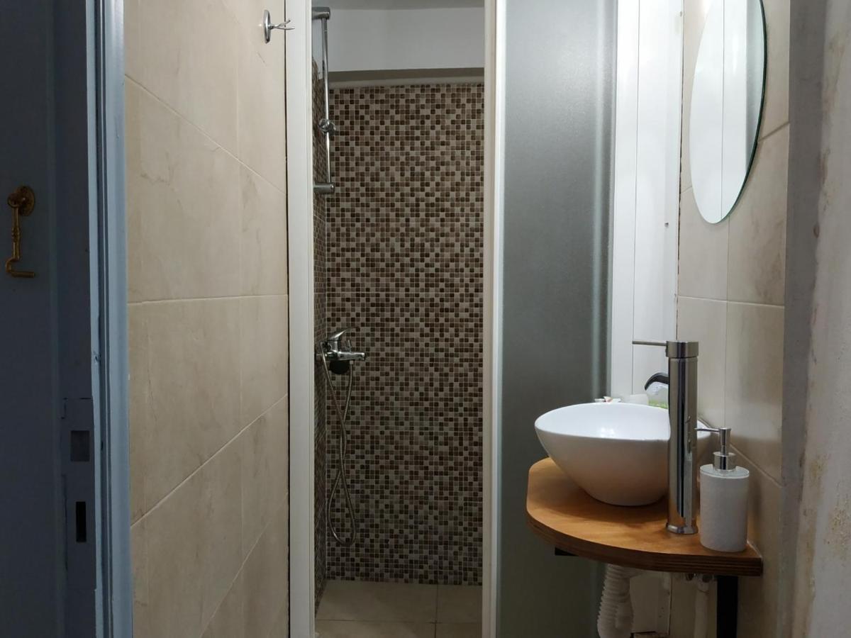 Aithra -Cosy Studio In Centre Of Poros Poros Town المظهر الخارجي الصورة